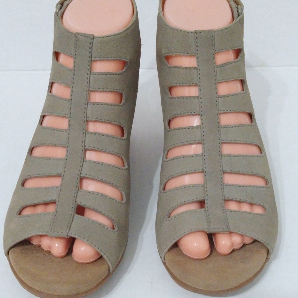 Women's Clarks Sage Sandals - Picture 7 of 9